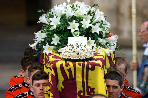  The coffin of Princess Diana was adorned with a floral tribute from her sons, William and Harry.