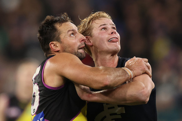 Toby Nankervis and Tom de Koning do battle in the ruck.