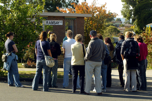 Fans on the Neighbours bus tour in 2005.