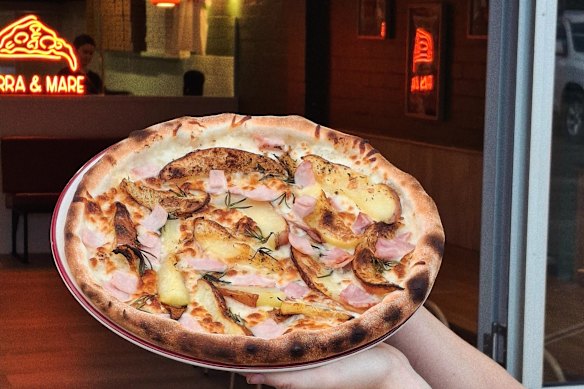 Terra &amp; Mare Pizzeria, Culburra Beach.