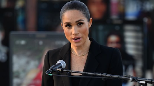 Meghan Markle, Duquesa de Sussex, comparece à inauguração do Lost Screen Memorial.