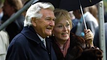 Bob Hawke and Blanche at the wedding of Mike Rann and Sasha Carruozzo in the Botanic gardens Adelaide. 15th July 2006. THE SUNDAY AGE Picture by David Mariuz. dmz060715.001.003