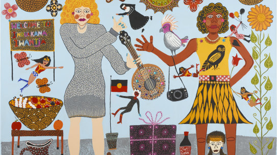 Kaylene Whiskey’s 
‘Dolly visits Indulkana’ 2020.