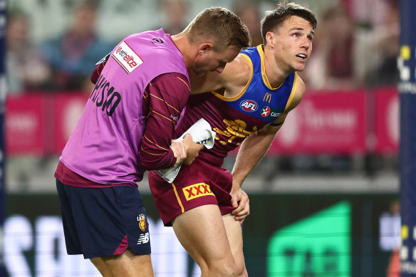 Wounded Lions clinch victory as Suns fall short despite last ditch effort