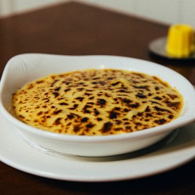 Mud-crab omelette Arnold Bennett.