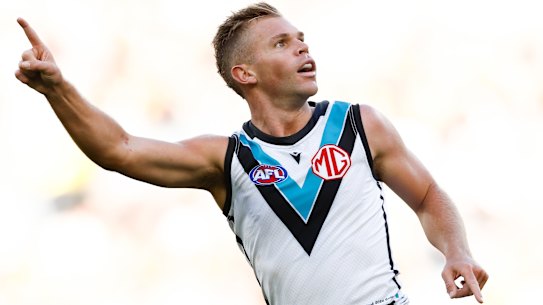 Dan Houston has requested a trade to a Victorian club.