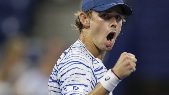 Alex de Minaur hopes to qualify for the ATP finals and help Australia try to win the Davis Cup title.