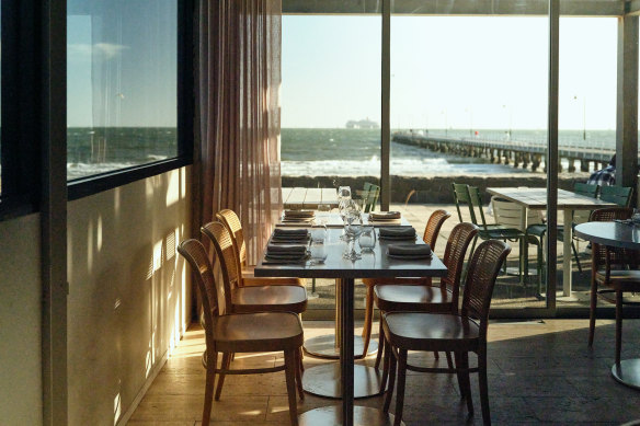 Pipi’s Kiosk: swell views.