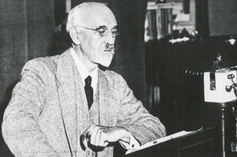 Commonwealth Bank chairman Robert Gibson delivered a radio address in 1931 in a bid to quell fears about the state of the economy