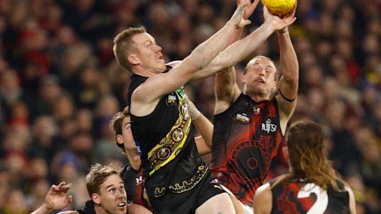 MELBOURNE, AUSTRALIA - MAY 21: Jack Riewoldt of the Tigers attempts to mark the ball during the round 10 AFL match between the Richmond Tigers and the Essendon Bombers at Melbourne Cricket Ground on May 21, 2022 in Melbourne, Australia. (Photo by Darrian Traynor/Getty Images)