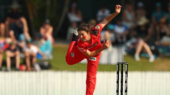 Molly Strano bowls for the Renegades during their semi-final against Brisbane Heat in Brisbane. 