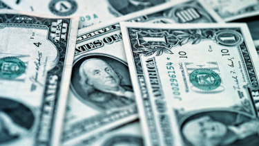 The US dollar continues to weaken. 