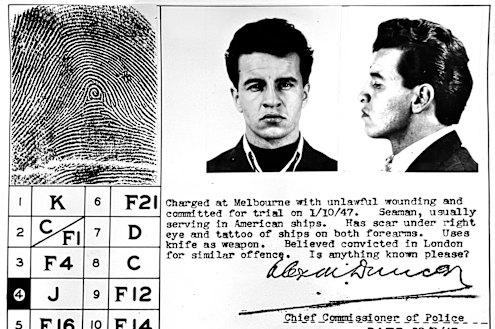 A crime docket with fingerprints. The offender was born in 1922.