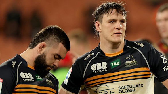 Luke Reimer (left) covers some of the “on-ball” elements the Wallabies lose with the absence of Fraser McReight.