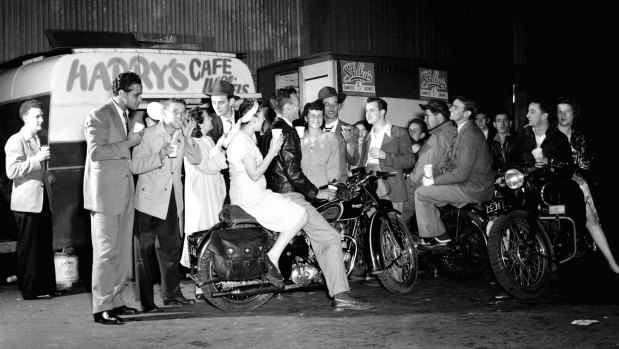 Woolloomooloo's Harry's Cafe de Wheels in 1949.