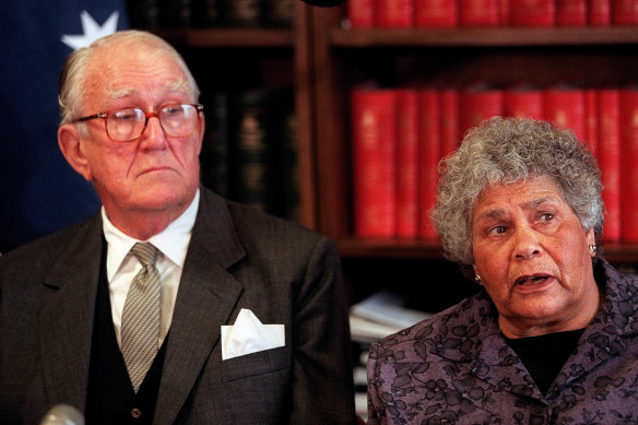 Former prime minister Malcolm Fraser and Aboriginal leader Lowitja O’Donoghue met to discuss reconciliation in 2000.