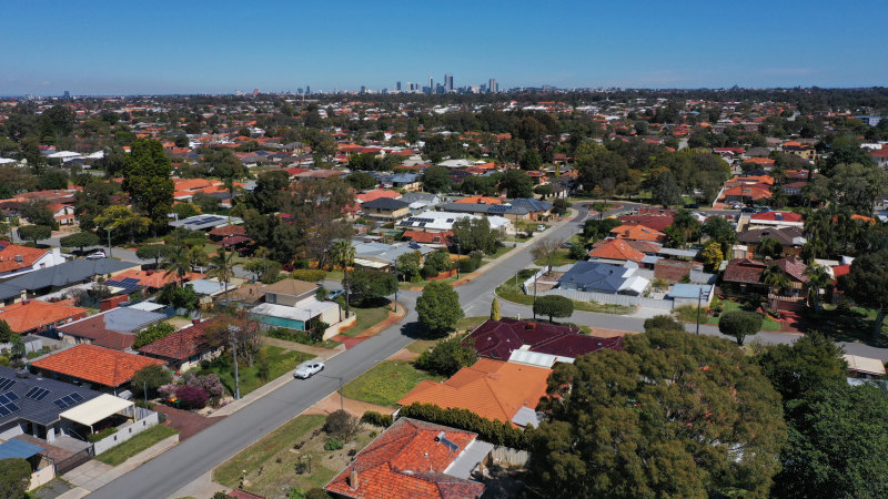 Inner-city suburbs feel the most pain as hotspots for Perth properties selling at a loss revealed
