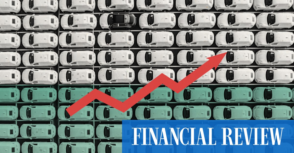 Federal and state governments are at loggerheads over how to design a proposed new charge on drivers of electric vehicles.