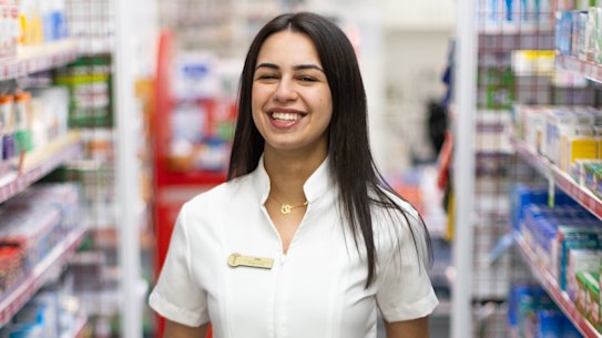 Pharmacist Ann Duraid Shwaita had no trouble finding a job after her studies.