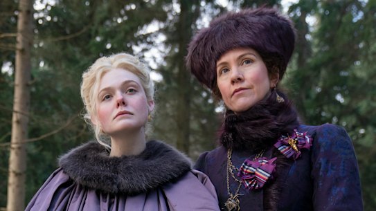 Phoebe Fox, Elle Fanning and Belinda Bromilow in The Great season 2.