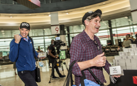 Ed Kavalee and Dave Hughes arriving from Melbourne. 