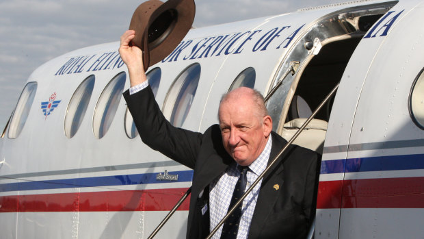 National chairman of the Royal Flying Doctor Service Tim Fischer at Bankstown in 2008. 