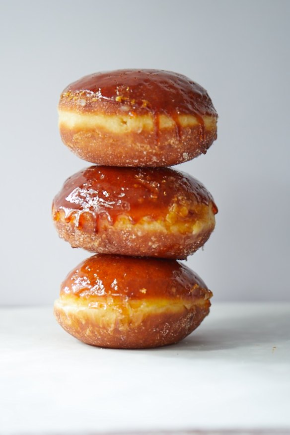 Brulee bomboloni. 