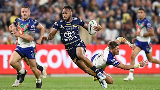 Hamiso Tabuai-Fidow races away from Reece Walsh.