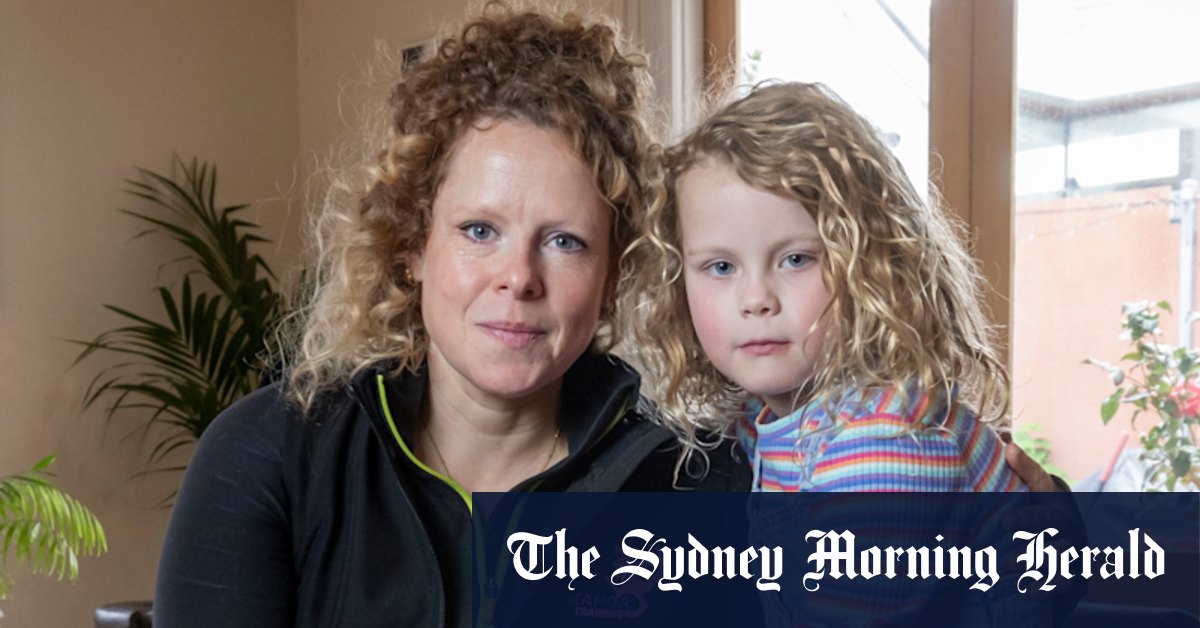Parents ‘stockpiling’ uniforms ahead of changes to school bonus program