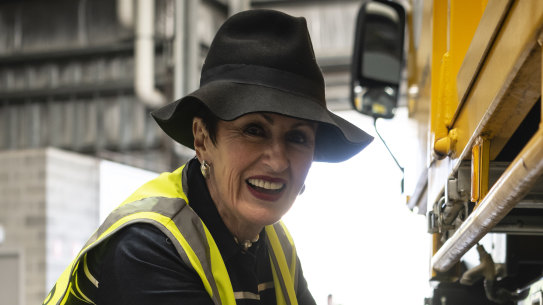 Sydney Lord Mayor Clover Moore with one of the council’s EV trucks. 
