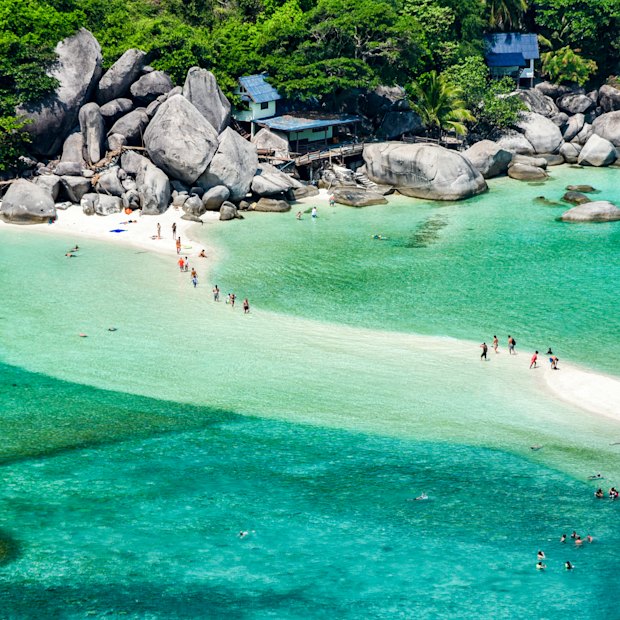 Isthmus and villas at Koh Tao.