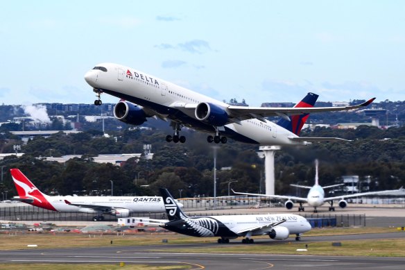 Sydney Airport’s board has urged shareholders to back to takeover. 