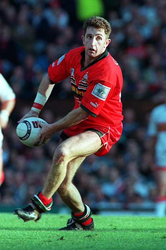 Jonathan Davies playing for Wales in the 1995 Rugby League World Cup