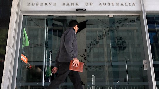 Minutes of the Reserve Bank's December meeting suggest it will consider a rate cut early in the new year.