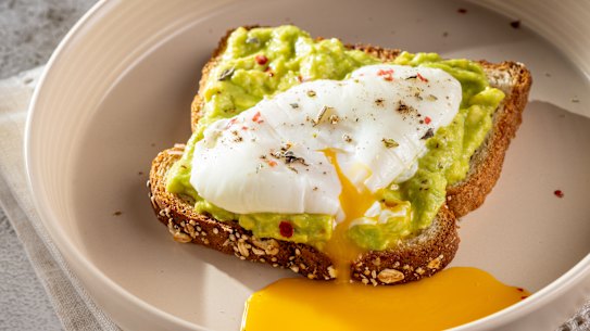 According to experts, it’s important to start the day with a protein-rich breakfast, like eggs and avocado on toast.