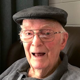 Allan Sheldon thought he was having a heart attack but his nursing home gave him Panadol. 