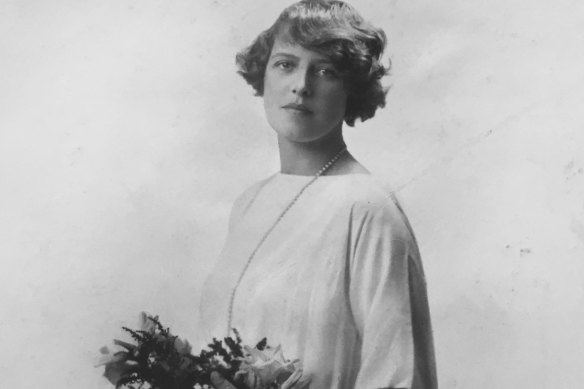 Enid as a young bride in 1913.  It was the first of her four marriages. 
