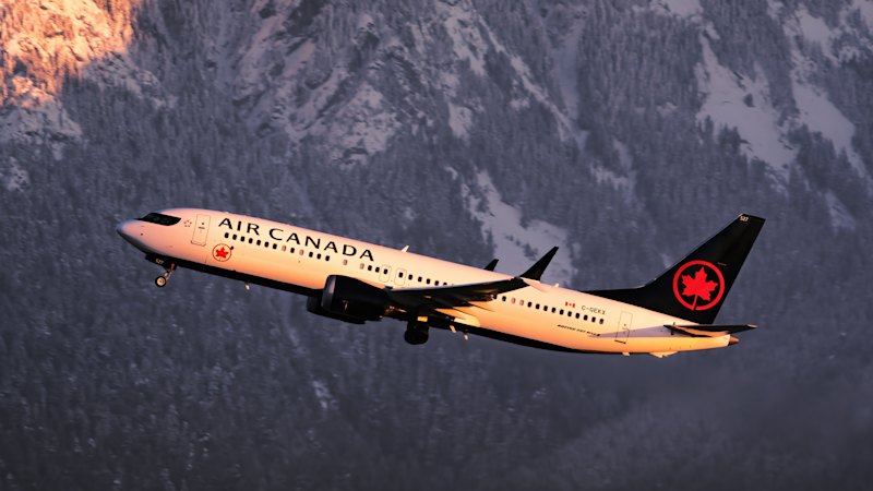 Air Canada pilot accused of flying for 17 years without proper licence