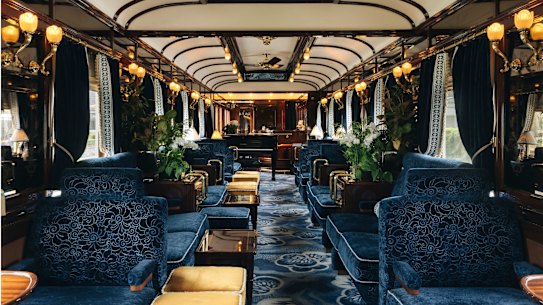 3674, the train’s legendary bar car