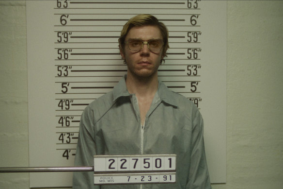 Evan Peters in Monster: The Jeffrey Dahmer Story. 