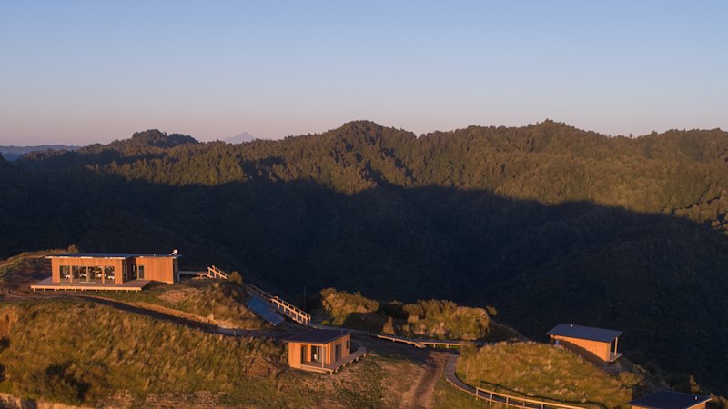 NZ “Chef’s Table” offers remote dining with guests guided by a hunter