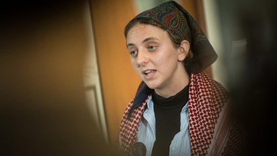 ジャスミン・ジョンソンはメルボルンの反ユダヤ主義と社会的結束に関する王立委員会で証拠を述べた後、メディアに語った。