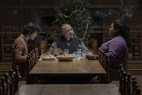 Dominic Sessa, Paul Giamatti and Da’Vine Joy Randolph in The Holdovers.