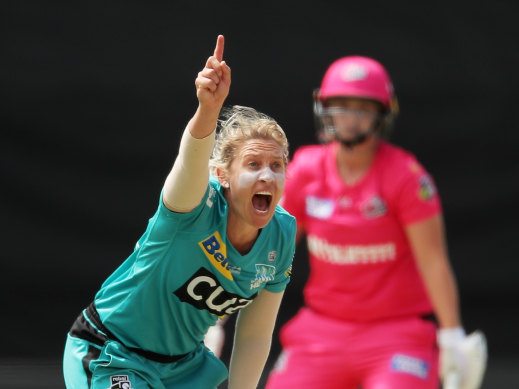 Heat bowler Delissa Kimmince appeals for a wicket during her side's three-wicket defeat of the Sixers.