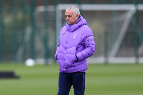 Tottenham manager Jose Mourinho has broken social isolation rules to hold a training session with one of his players.