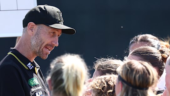 Ryan Ferguson addressing his players during Richmond’s round-12 clash with the Suns earlier this year.