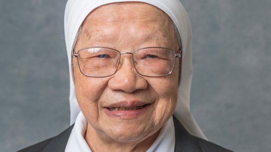 Sister Jacinta Fong works in a hospital’s
emergency department.