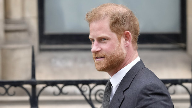 Court documents in phone-hacking case show tabloid apologised to Prince Harry