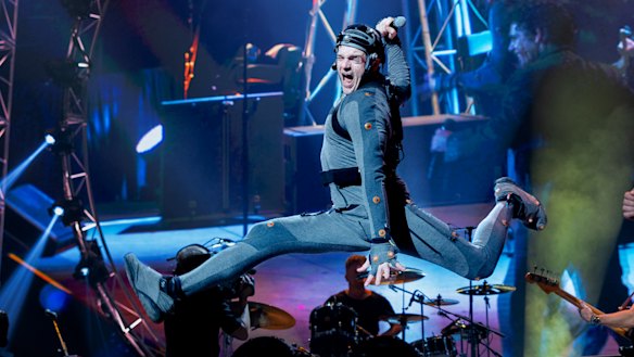 Jonno Davies performs as Robbie Williams in Better Man. His motion-capture performance was the basis for a digitally created chimpanzee.