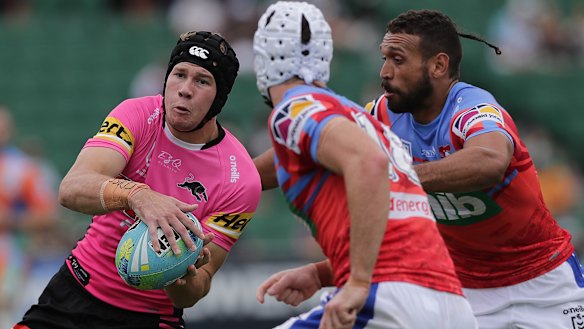 Matt Burton has signed a three-year deal to join Canterbury from 2022.